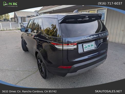 Used 2017 Land Rover Discovery SE AWD/4WD image 10