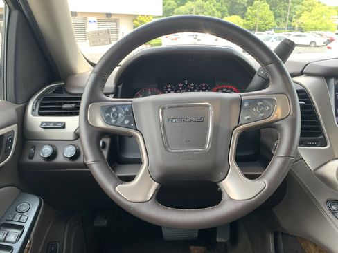 Used 2015 GMC Yukon Denali w/ Premium Package AWD/4WD image 14