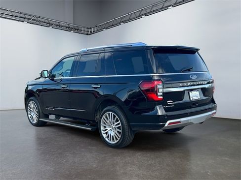 Used 2023 Ford Expedition Platinum image 3