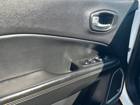 Used 2018 Jeep Compass Latitude w/ Popular Equipment Group AWD/4WD image 17