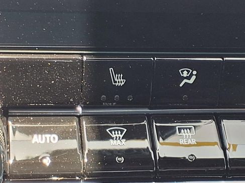 New 2025 Chevrolet Colorado LT w/ LT Convenience Package image 17