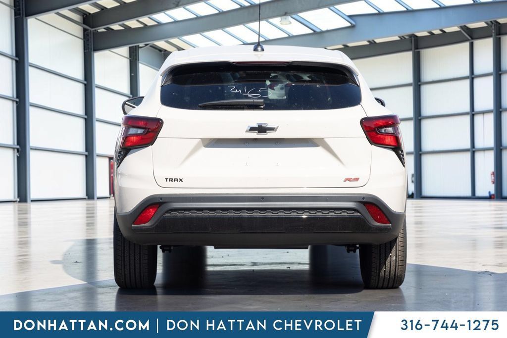 New 2026 Chevrolet Trax RS w/ Sunroof Package FWD image 27