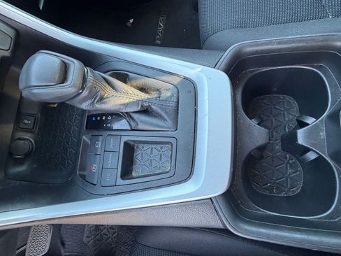 Used 2021 Toyota RAV4 LE w/ Carpet Mat Package (TMS) FWD image 20