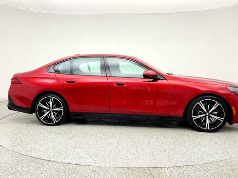 Used 2024 BMW 540i xDrive w/ Premium Package AWD/4WD image 4