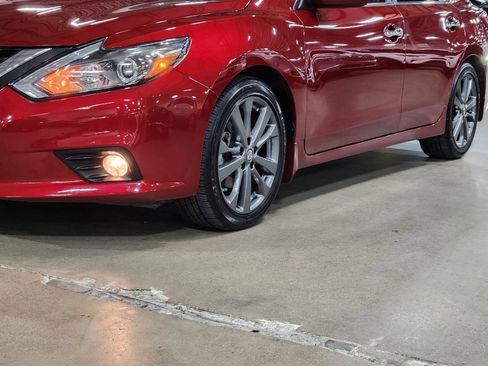 Used 2018 Nissan Altima 2.5 SR w/ SR Special Edition image 18
