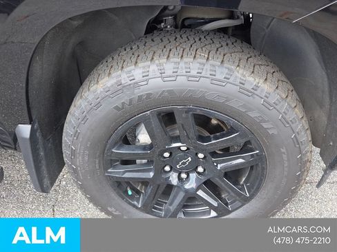 Used 2024 Chevrolet Silverado 1500 High Country w/ Midnight Edition AWD/4WD image 15