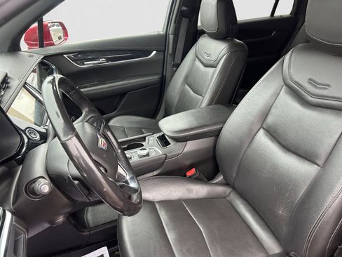 Used 2020 Cadillac XT6 Premium Luxury image 10