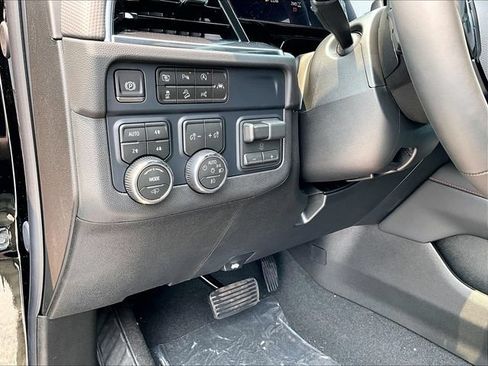 New 2026 Chevrolet Suburban RST w/ Advanced Technology Package AWD/4WD image 32