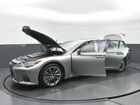 Used 2022 Lexus LS 500 AWD w/ Accessory Package (Z1) image 36