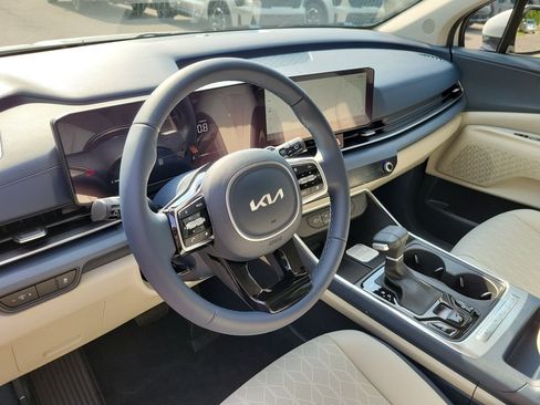 New 2026 Kia Carnival EX FWD image 23
