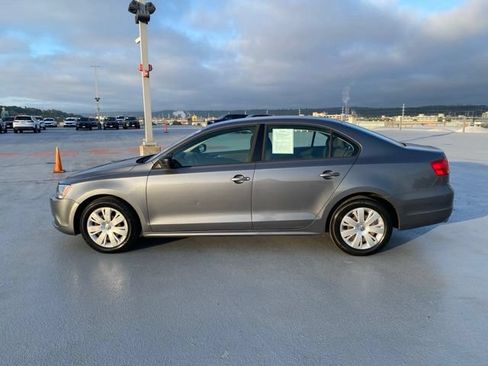 Used 2011 Volkswagen Jetta Sedan FWD image 5