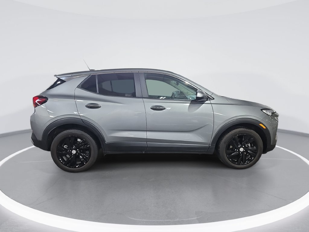 Used 2025 Buick Encore GX Preferred w/ Comfort Package FWD image 2