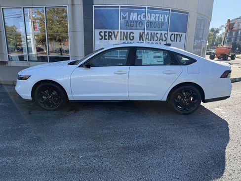 New 2025 Honda Accord SE image 2