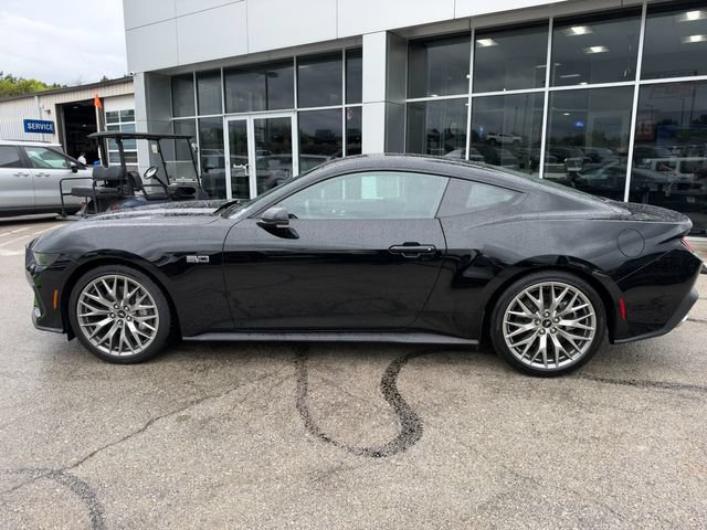 Used 2026 Ford Mustang GT Premium RWD image 4
