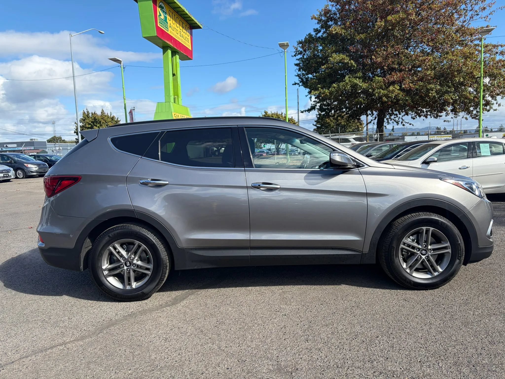 Used 2017 Hyundai Santa Fe Sport w/ 2.4L Tech Package 04 FWD image 2
