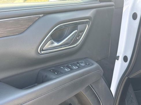 Used 2024 Chevrolet Suburban LT image 27