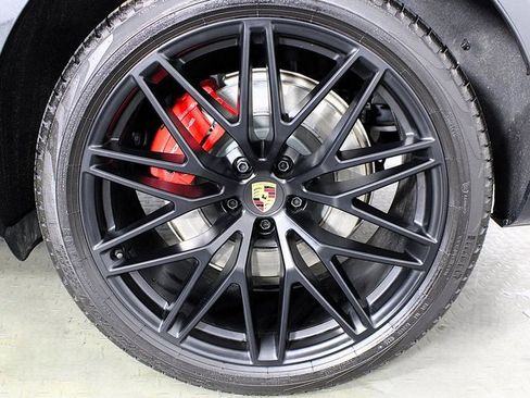 Used 2024 Porsche Macan GTS image 12