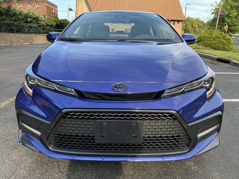 Used 2022 Toyota Corolla SE FWD image 2
