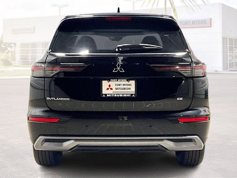 New 2026 Mitsubishi Outlander SE image 4