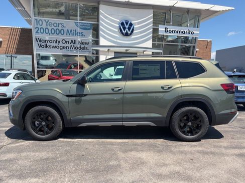 New 2026 Volkswagen Atlas Peak Edition AWD/4WD image 2