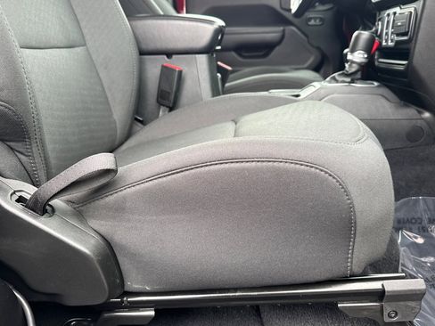 Used 2022 Jeep Wrangler Sport S image 22