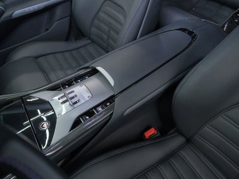 Used 2024 Ferrari Purosangue AWD/4WD image 31
