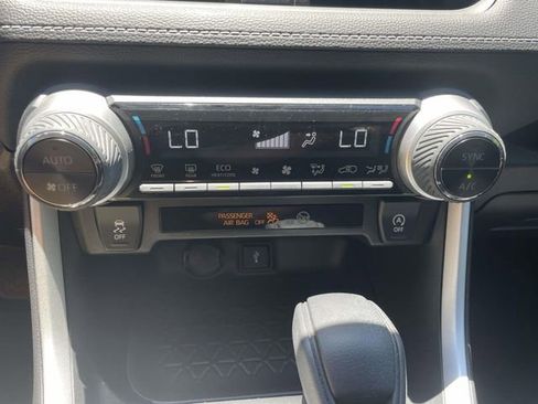 Used 2021 Toyota RAV4 XLE FWD image 30