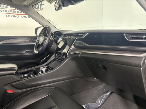 Used 2022 Jeep Grand Cherokee L Limited image 33