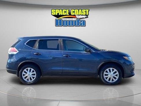 Used 2016 Nissan Rogue S w/ S Family Package image 2
