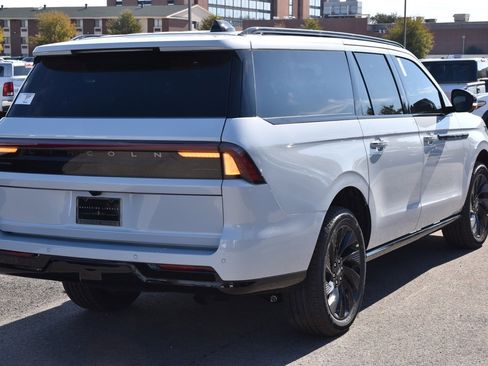 New 2025 Lincoln Navigator L Reserve w/ Jet Appearance Package image 7