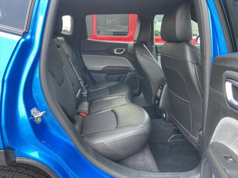 Certified 2025 Jeep Compass Latitude image 29