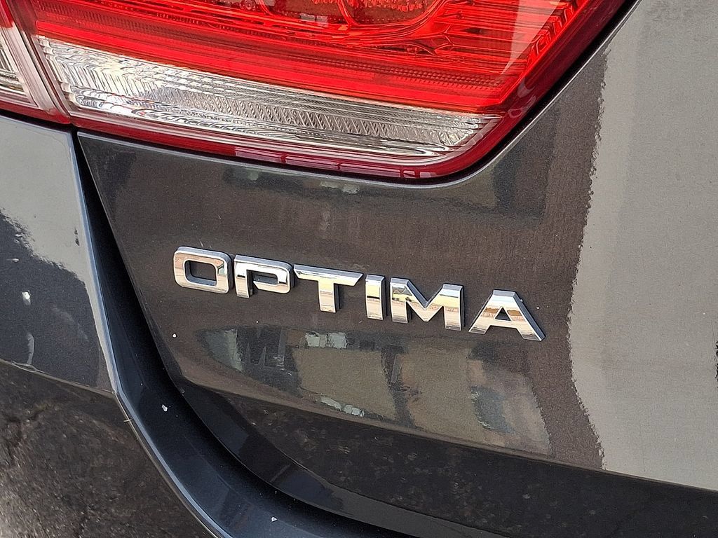 Used 2018 Kia Optima EX w/ Premium Package FWD image 32