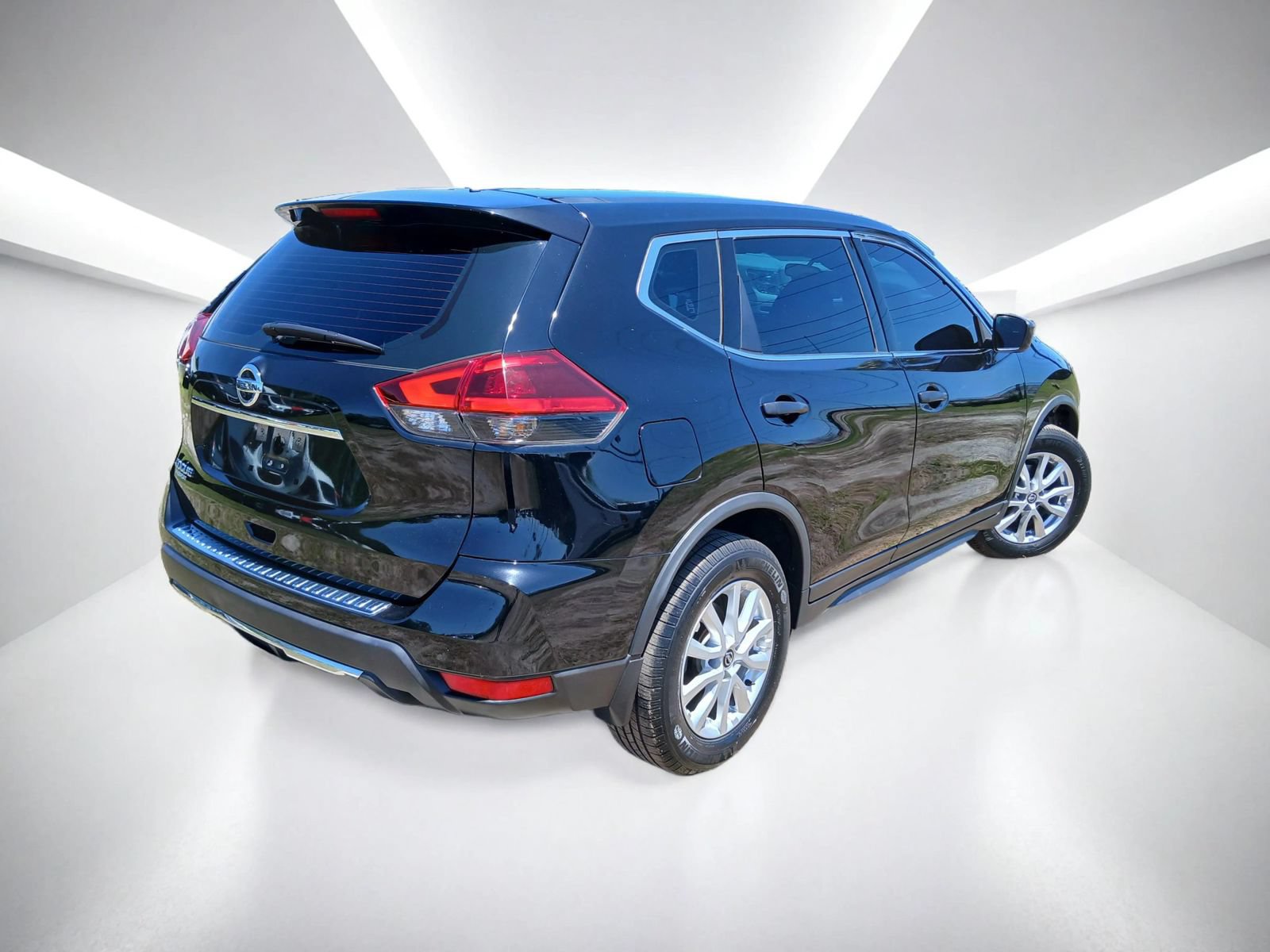 Used 2020 Nissan Rogue S FWD image 5