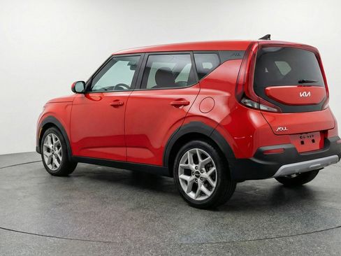 Used 2025 Kia Soul LX w/ LX Technology Package image 6