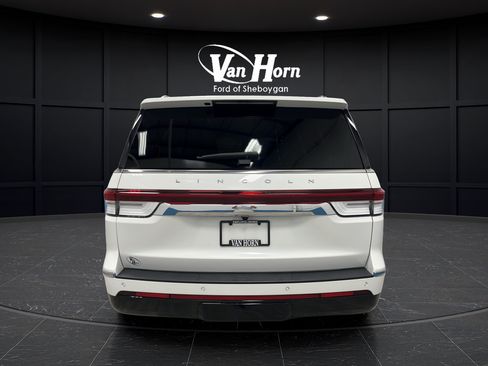Used 2022 Lincoln Navigator L Reserve AWD/4WD image 6