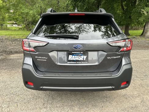 Certified 2025 Subaru Outback Premium AWD/4WD image 7