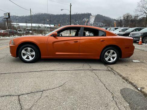 Used 2011 Dodge Charger SE image 6