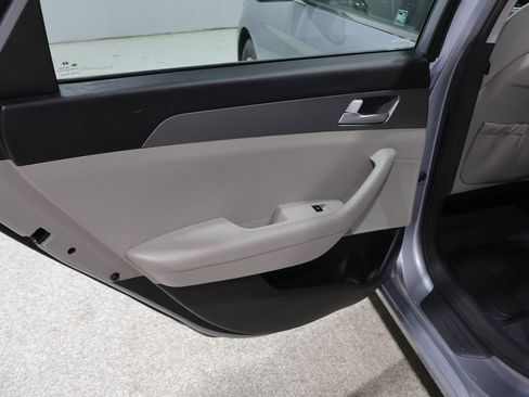 Used 2015 Hyundai Sonata SE FWD image 19