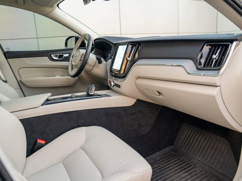 Used 2024 Volvo XC60 B5 Plus w/ Protection Package Premier image 24