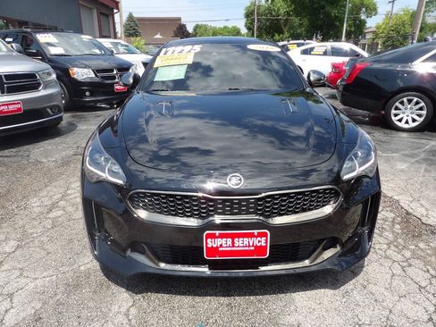 Used 2018 Kia Stinger GT2 AWD/4WD image 2