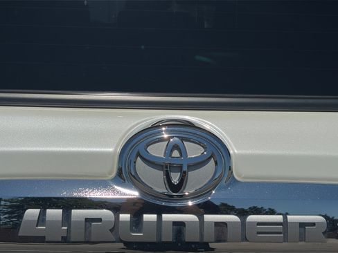 Used 2023 Toyota 4Runner Limited AWD/4WD image 32