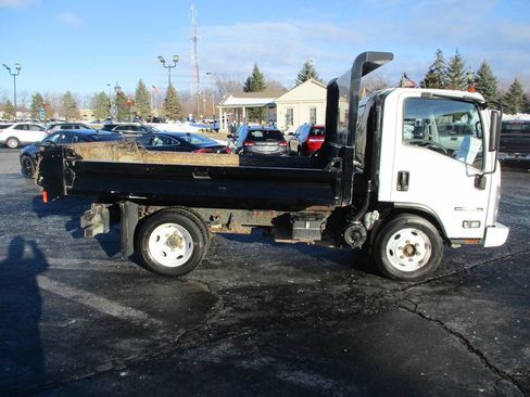 Used 2019 Isuzu NPR image 4