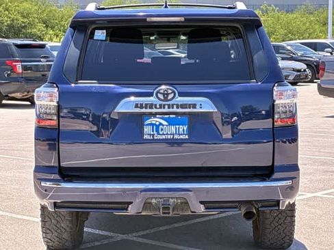 Used 2017 Toyota 4Runner Limited AWD/4WD image 5