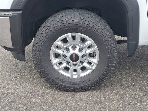 Used 2024 GMC Sierra 2500 Pro w/ Convenience Package image 8