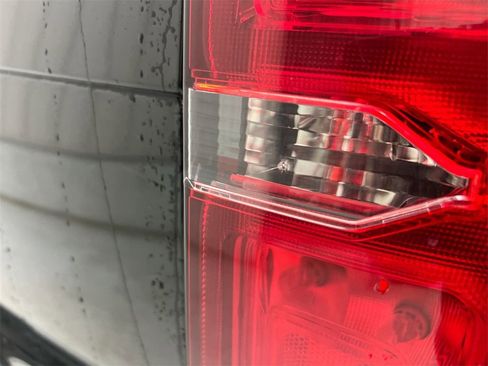 Used 2016 Chevrolet Suburban LTZ image 34