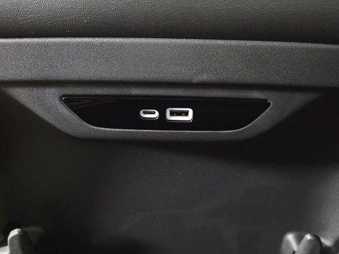 New 2026 Chrysler Pacifica Select image 30