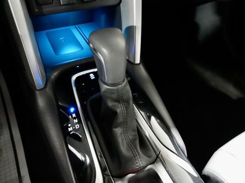 Used 2022 Toyota Corolla Cross XLE image 22