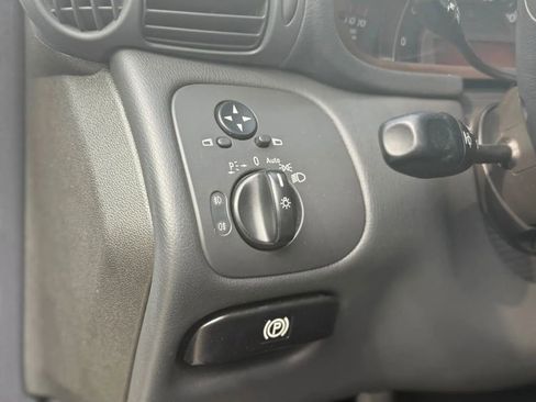 Used 2004 Mercedes-Benz C 230 Coupe image 5