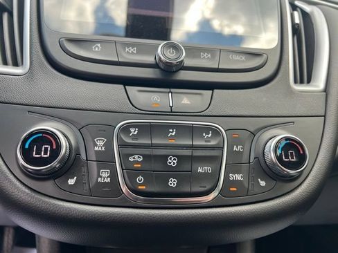 Used 2022 Chevrolet Malibu LT w/ Leather Package FWD image 20