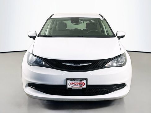 Used 2023 Chrysler Voyager LX FWD image 17